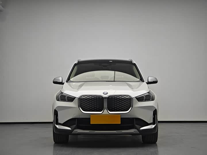 Фото 2 - BMW iX1