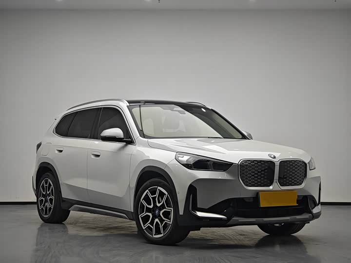 Фото 3 - BMW iX1