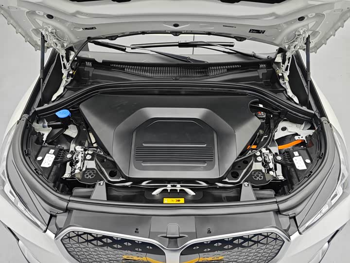 Фото 9 - BMW iX1