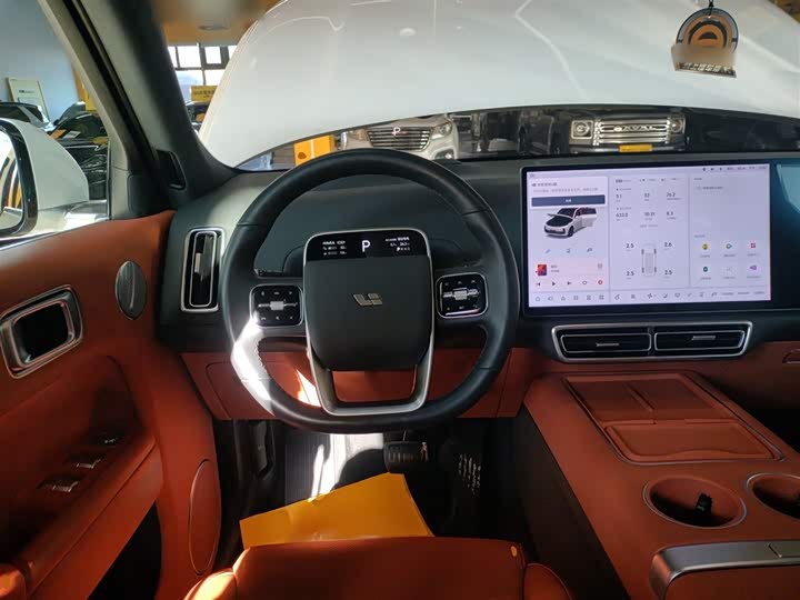 Фото 11 - LiXiang L7