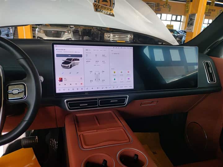 Фото 13 - LiXiang L7