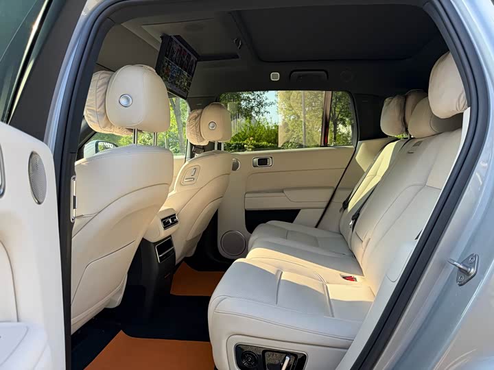 Фото 10 - LiXiang L7