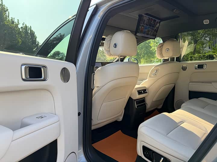 Фото 11 - LiXiang L7