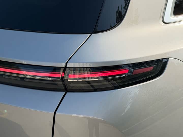 Фото 13 - LiXiang L7