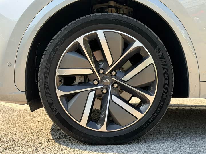 Фото 15 - LiXiang L7