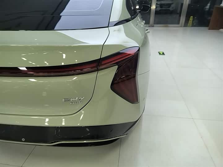 Фото 8 - Hongqi EH7