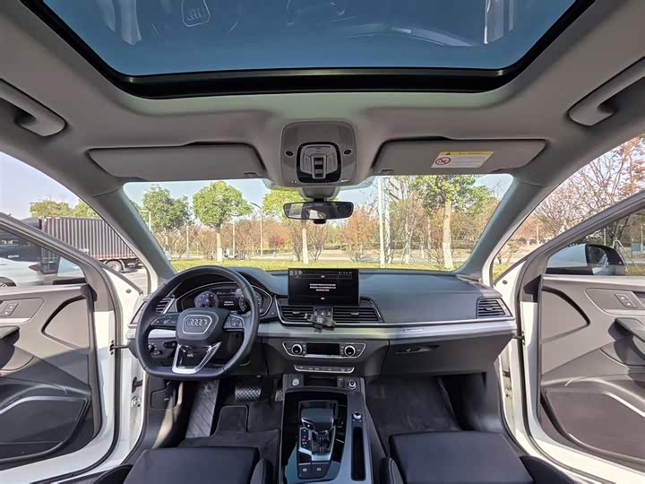 Фото 14 - Audi Q5L