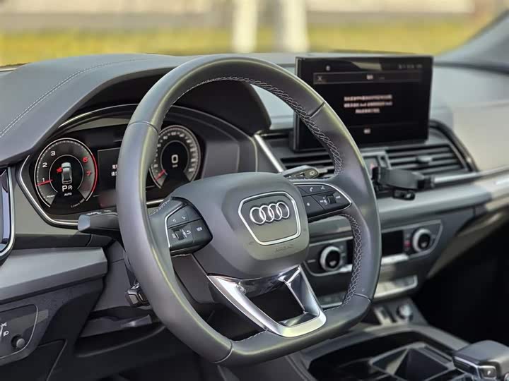 Фото 15 - Audi Q5L