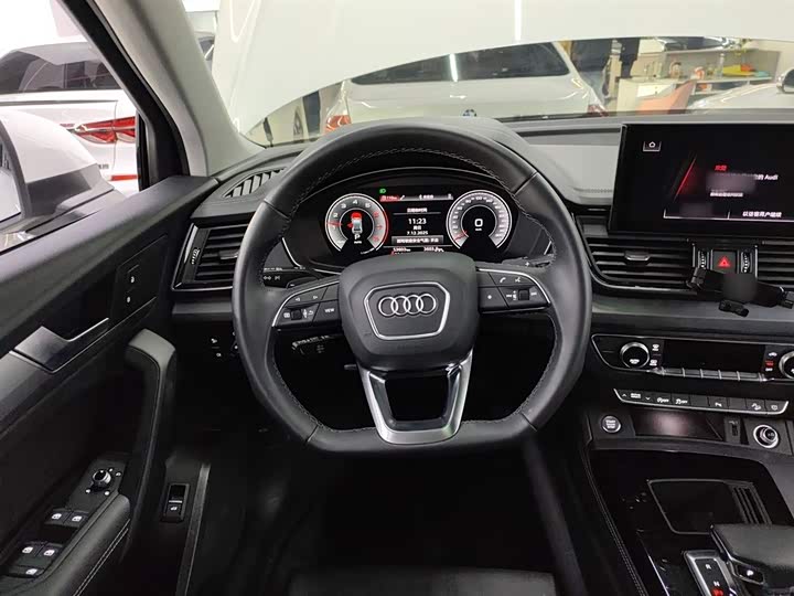 Фото 3 - Audi Q5L