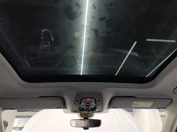 Фото 8 - Audi Q5L