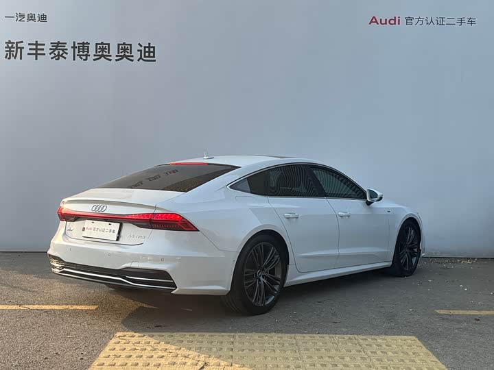 Фото 15 - Audi A7