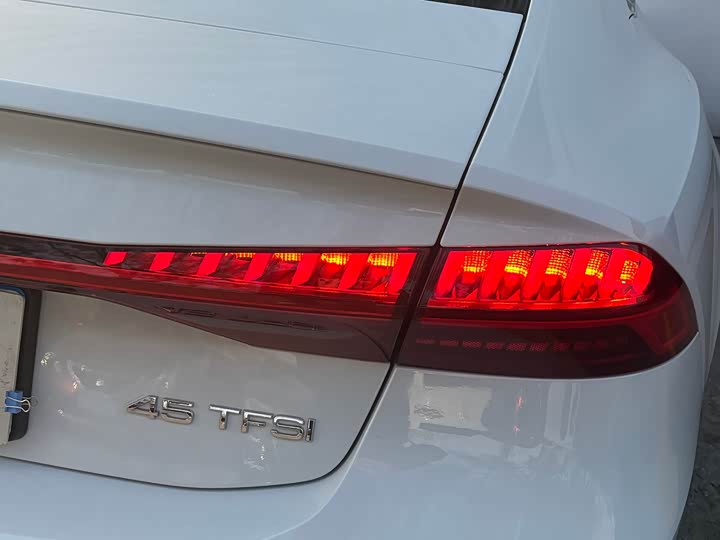 Фото 18 - Audi A7