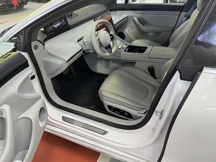 Фото 2 - Luxeed S7