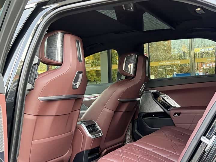 Фото 11 - BMW 7 Series