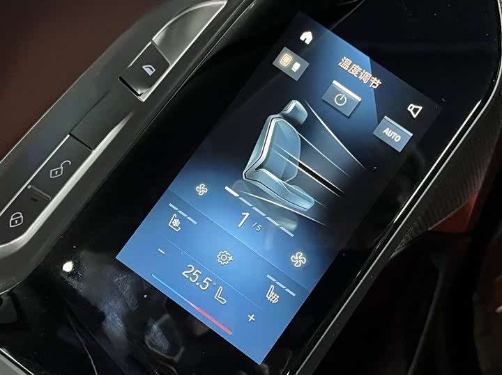 Фото 8 - BMW 7 Series