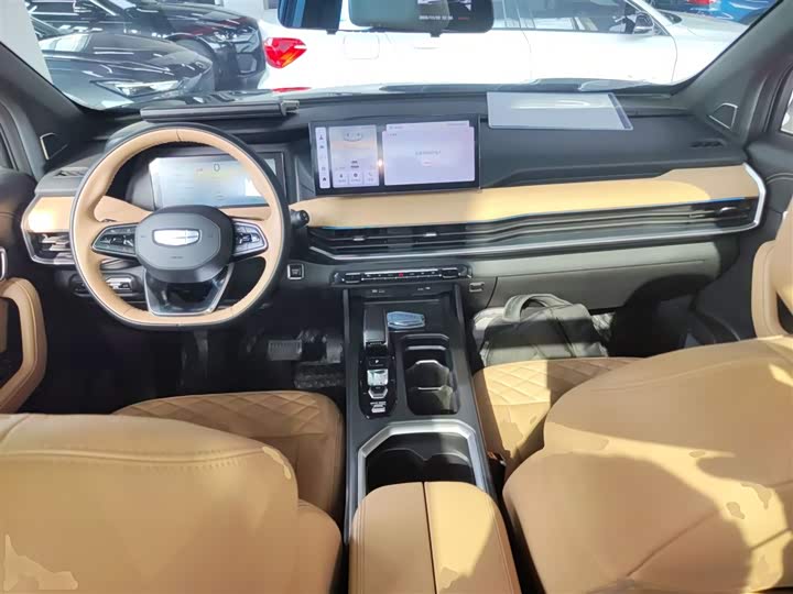 Фото 10 - Geely Okavango L