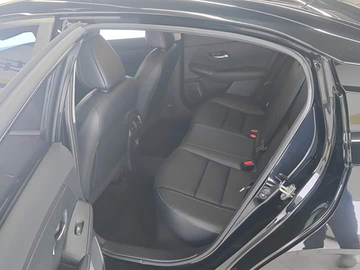 Фото 11 - Nissan Sylphy