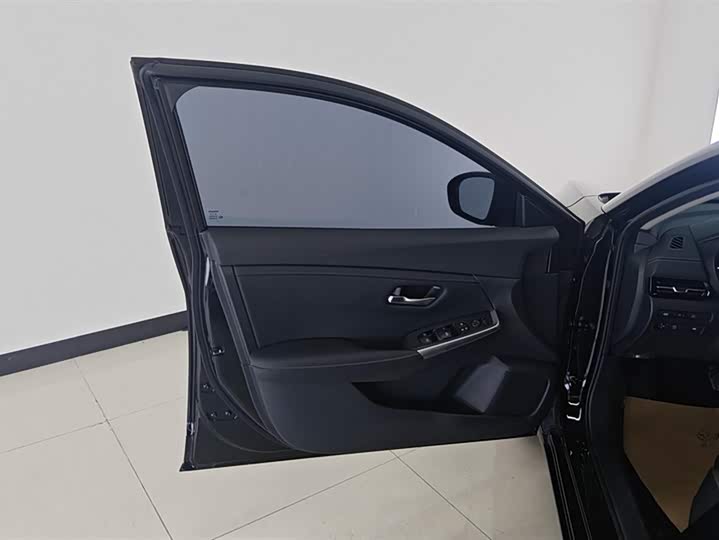 Фото 7 - Nissan Sylphy