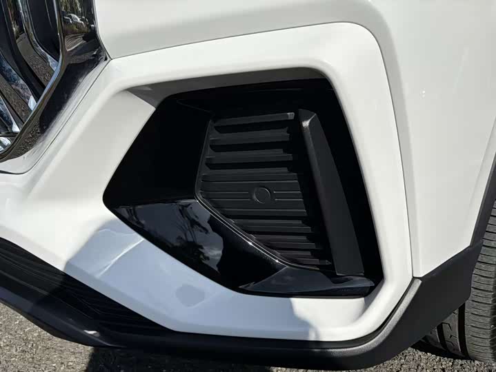 Фото 11 - Geely Okavango L