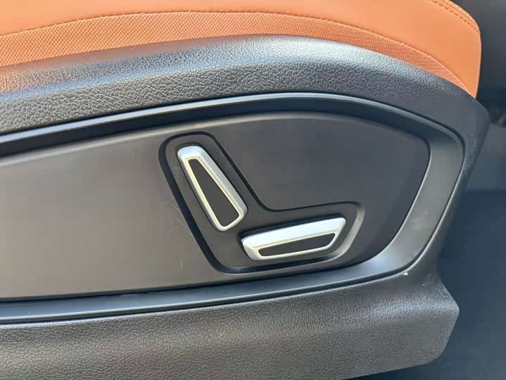 Фото 19 - Geely Okavango L