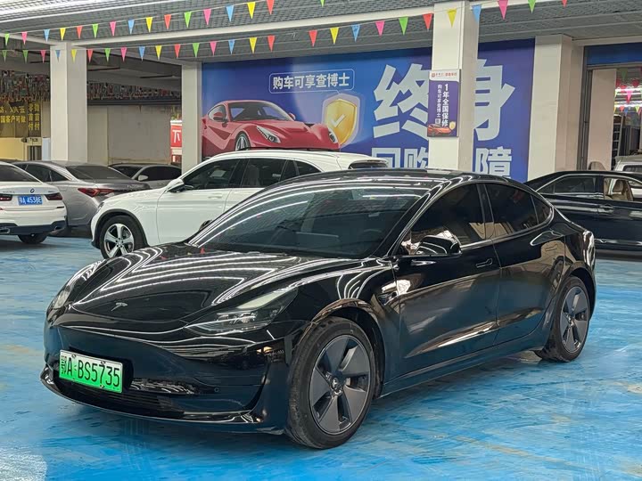 Фото 1 - Tesla Model 3