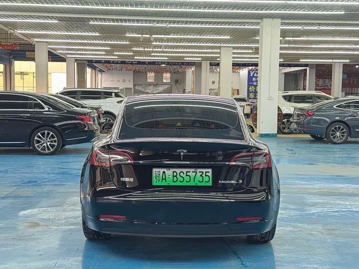 Фото 10 - Tesla Model 3