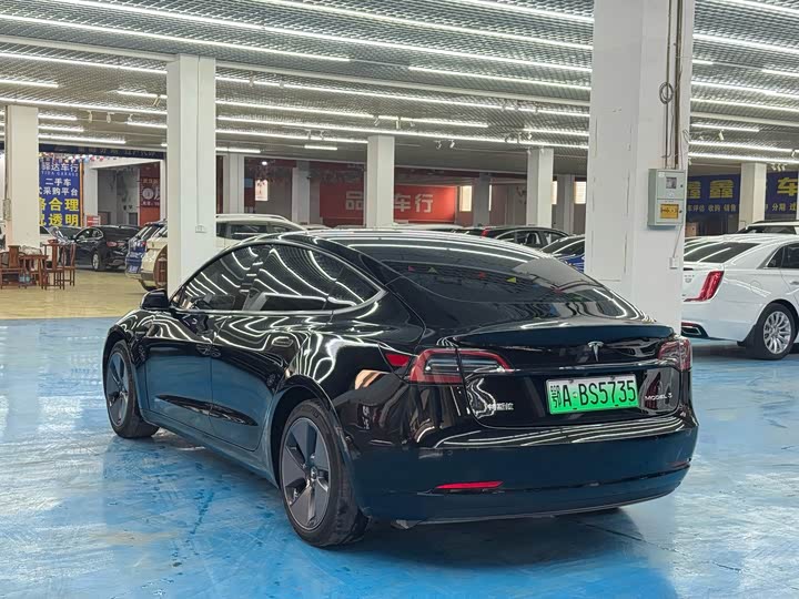 Фото 12 - Tesla Model 3