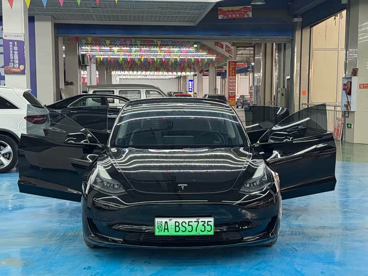 Фото 13 - Tesla Model 3