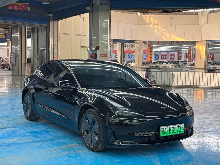 Фото 3 - Tesla Model 3