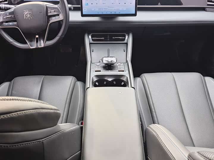 Фото 6 - BYD Qin L