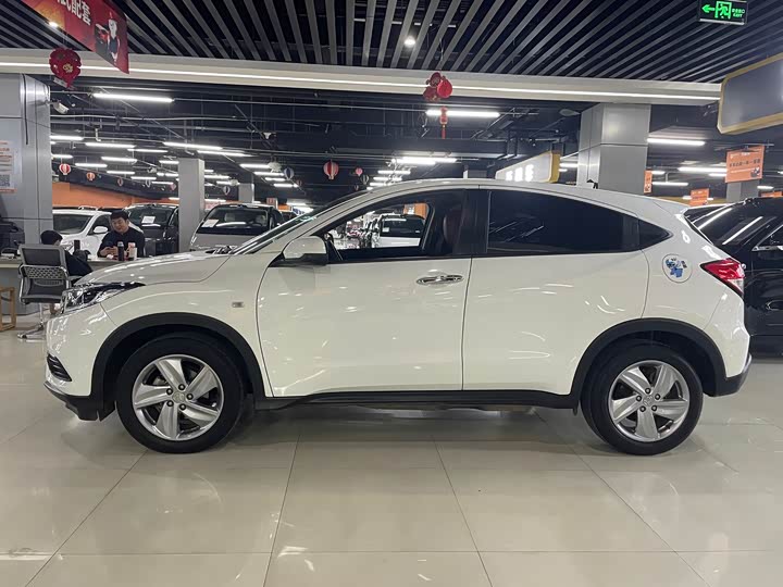 Фото 3 - Honda Vezel