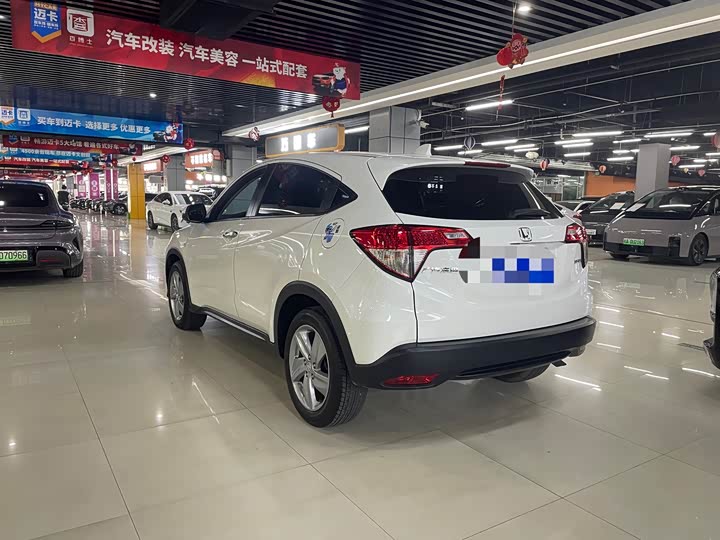 Фото 9 - Honda Vezel