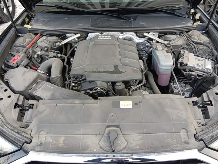 Фото 10 - Audi A6L