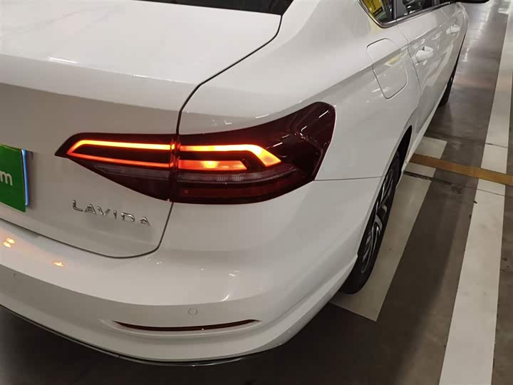 Фото 8 - Volkswagen Lavida