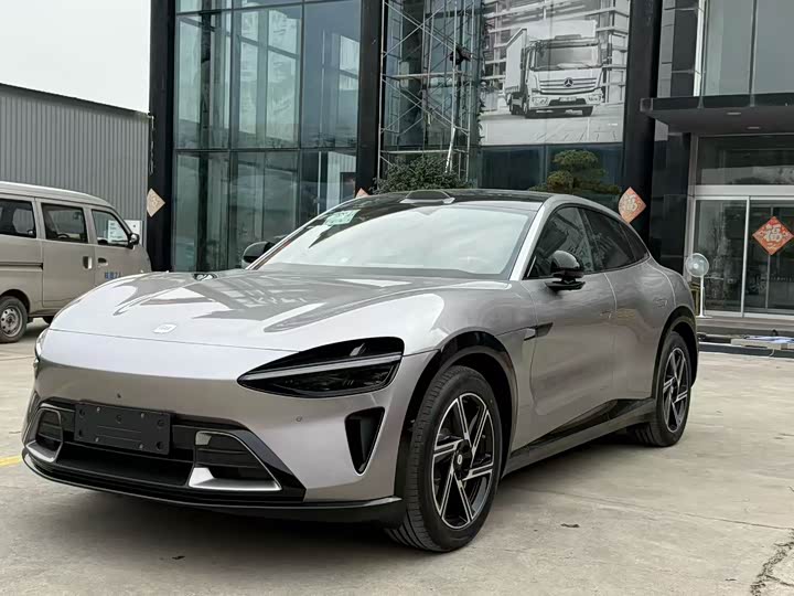 Фото 1 - Xiaomi YU7