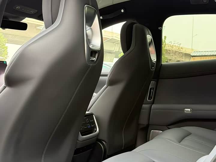 Фото 8 - Xiaomi YU7