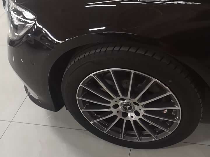 Фото 12 - Mercedes-Benz E-Class