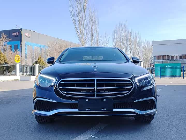 Фото 2 - Mercedes-Benz E-Class