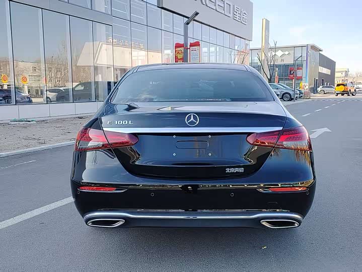 Фото 8 - Mercedes-Benz E-Class