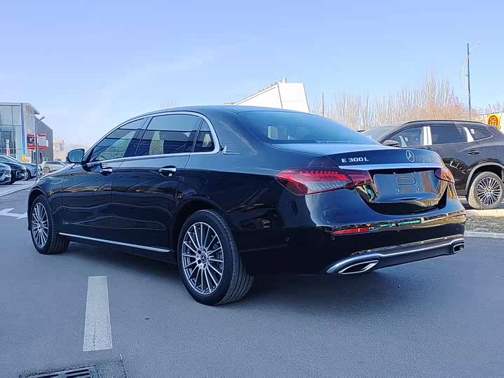 Фото 9 - Mercedes-Benz E-Class