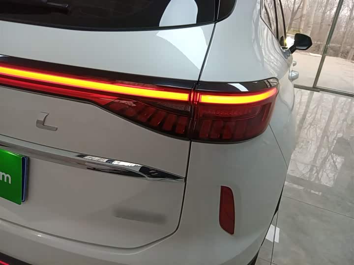 Фото 8 - Haval H6