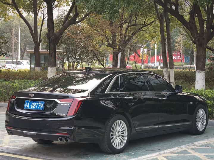 Фото 11 - Cadillac CT6