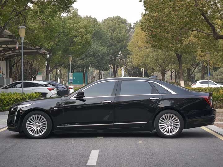 Фото 14 - Cadillac CT6