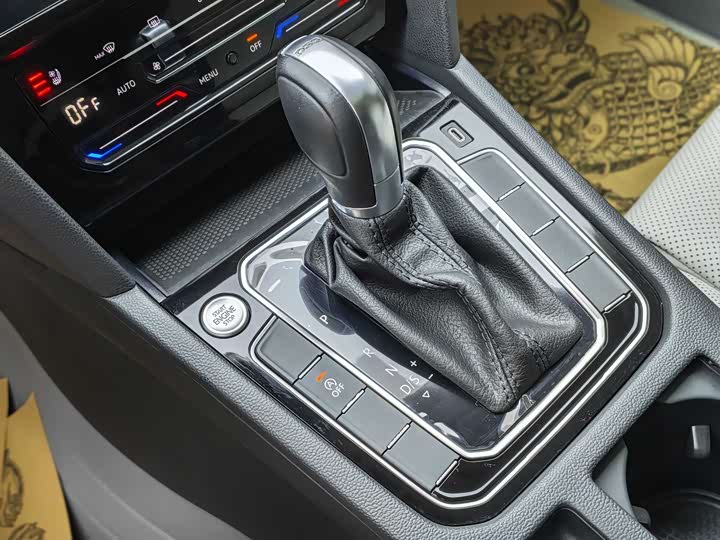 Фото 15 - Volkswagen Magotan