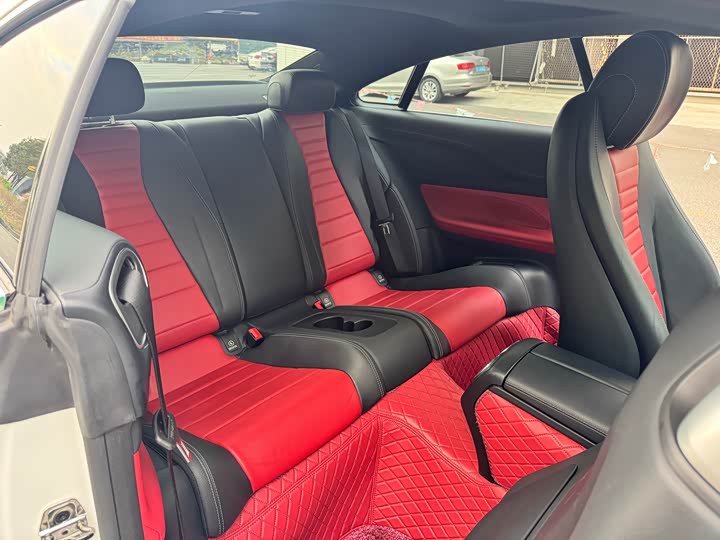 Фото 6 - Mercedes-Benz E-Class