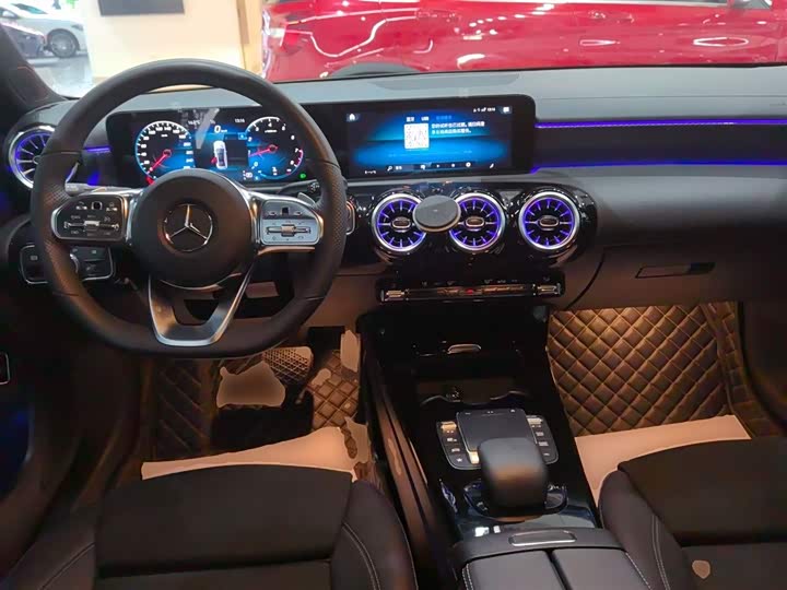 Фото 10 - Mercedes-Benz A-Class