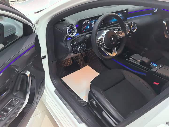 Фото 16 - Mercedes-Benz A-Class