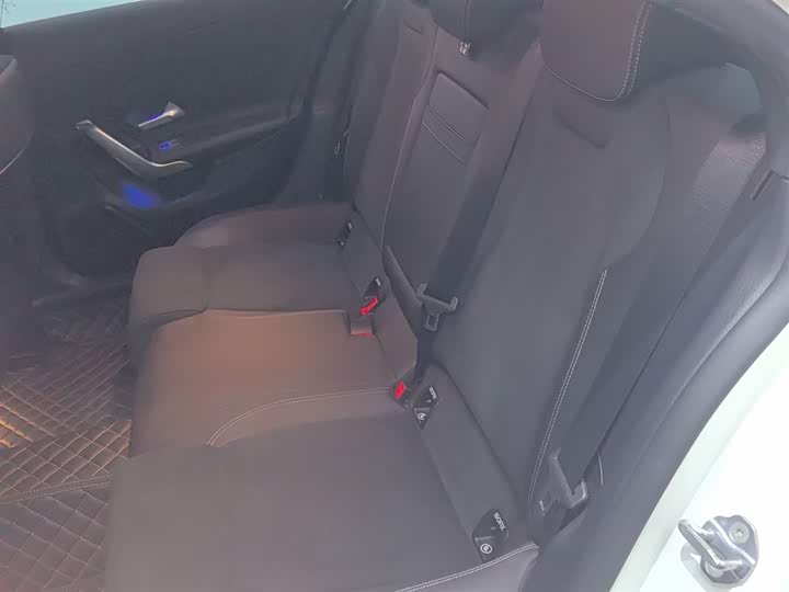 Фото 17 - Mercedes-Benz A-Class