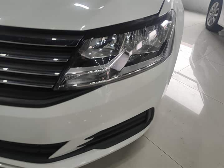 Фото 5 - Volkswagen Lavida