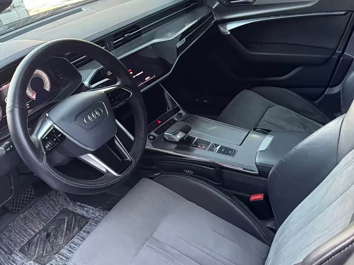 Фото 4 - Audi A6L